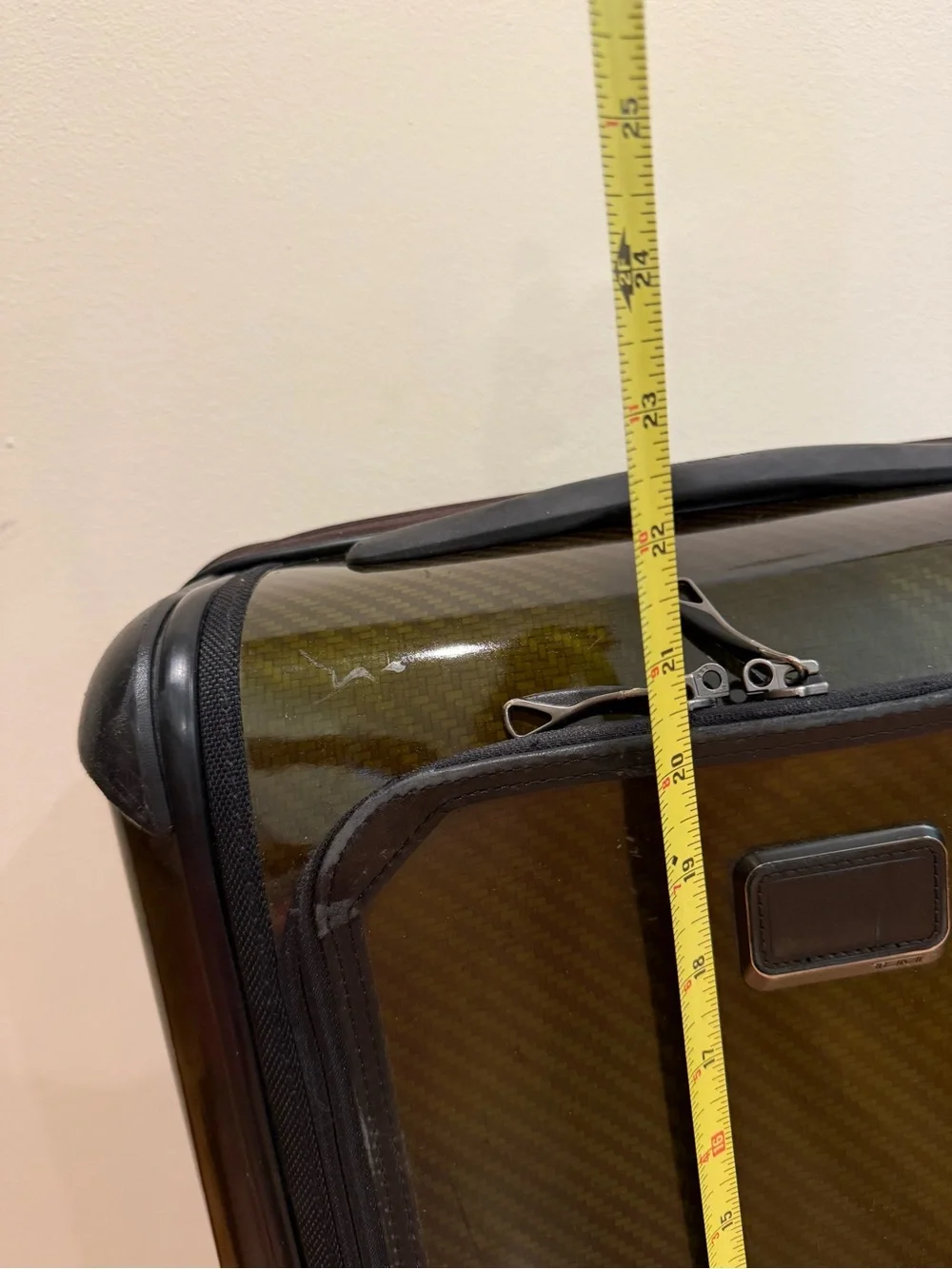 Preowned Tumi Tegra Lite Max 28721 Continental 22” Spinner Exp CarryOn Luggage